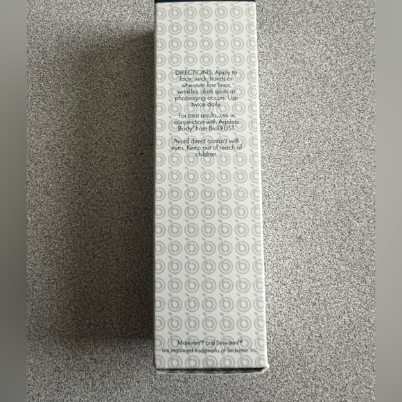 BioTrust Ageless Glow Anti Aging Serum - Picture 3 of 4